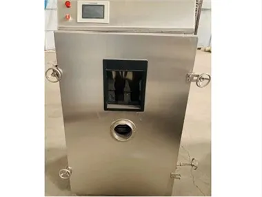 Mała czarna maszyna do czosnku